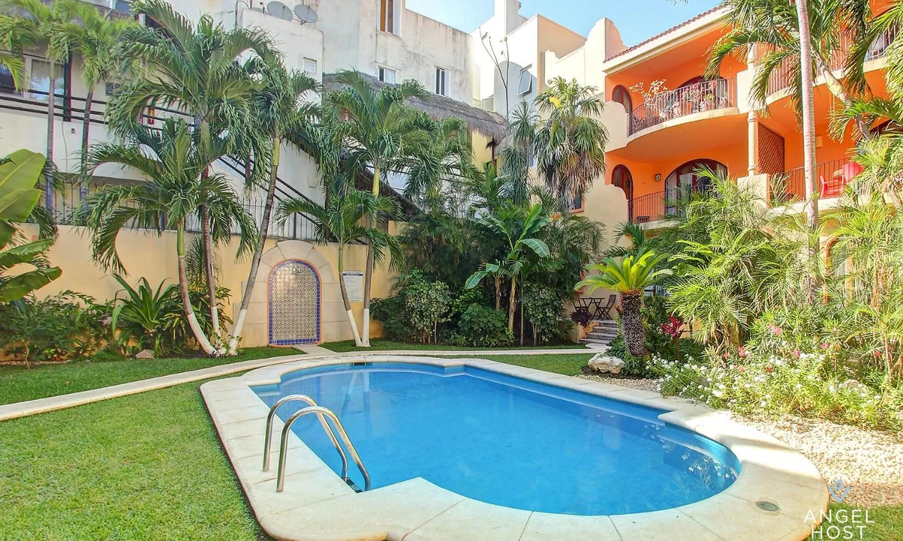 Steps To 5Th Ave Pool Onsite & Walk To Beach Playa del Carmen