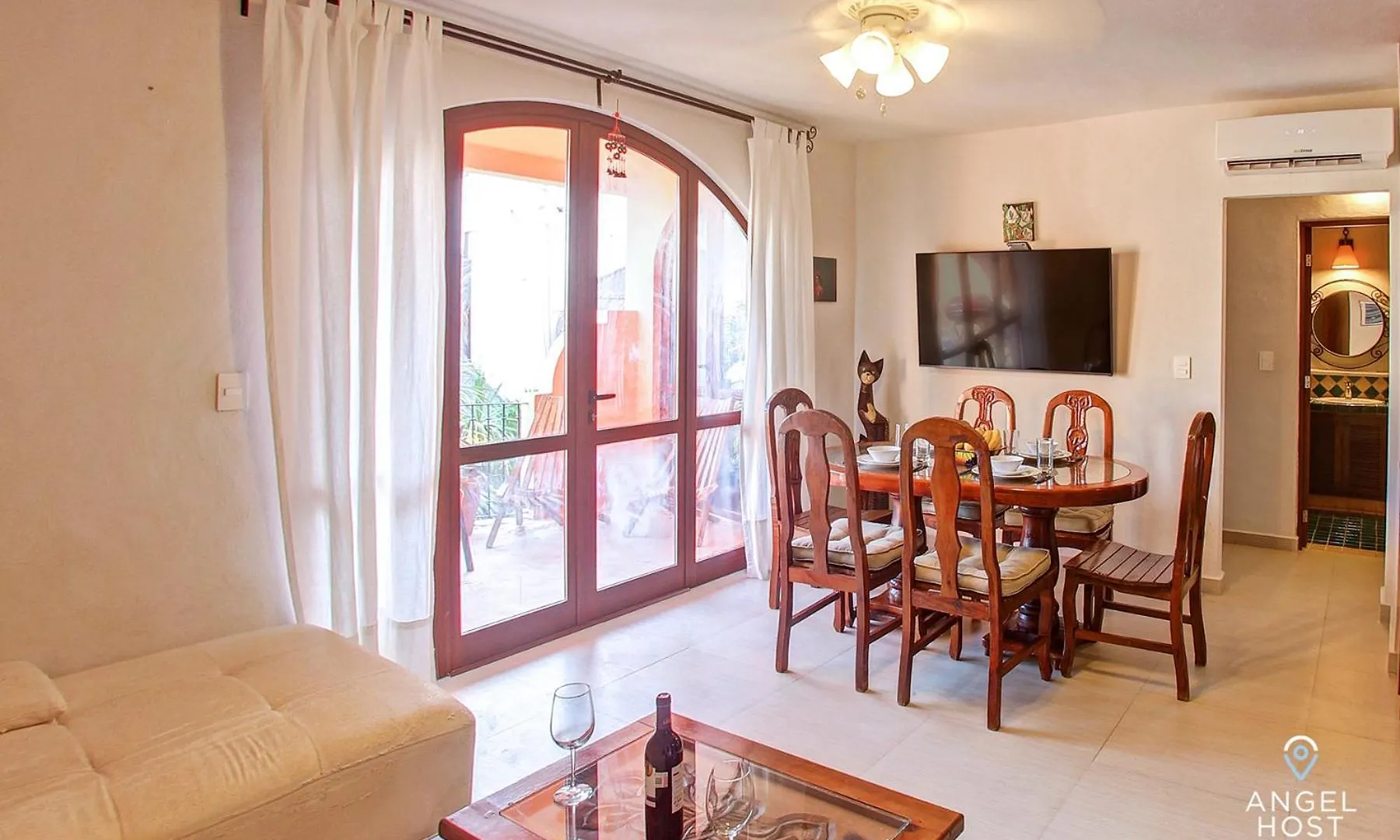 Steps To 5Th Ave Pool Onsite & Walk To Beach Playa del Carmen Holiday home