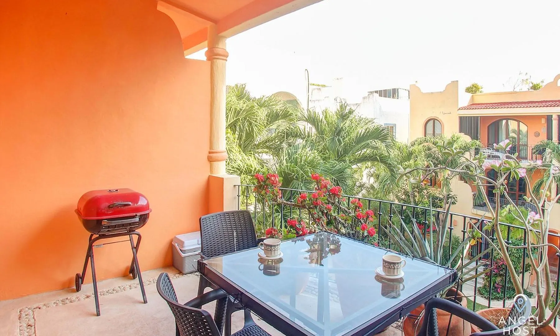 Steps To 5Th Ave Pool Onsite & Walk To Beach Playa del Carmen